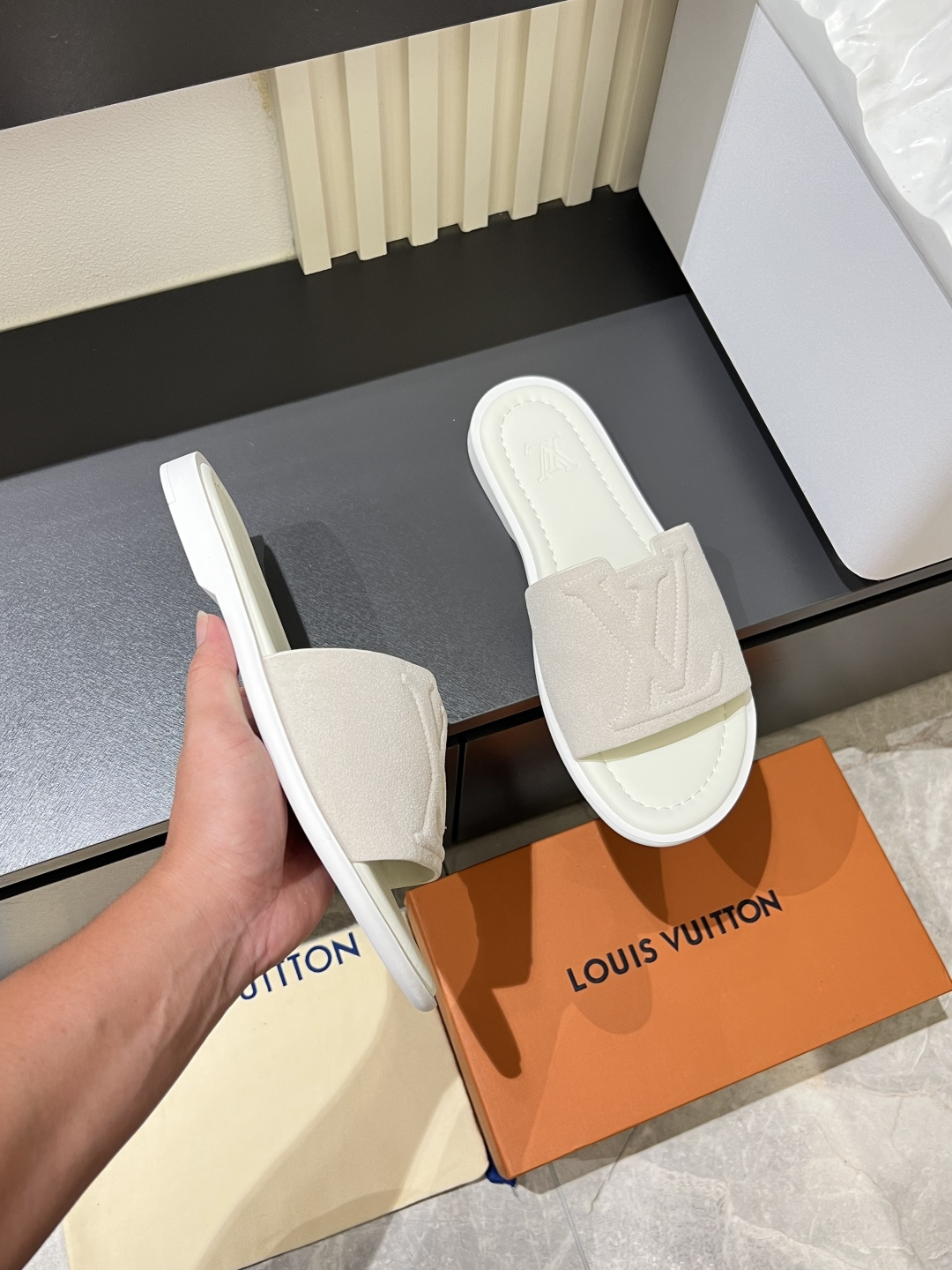 LV