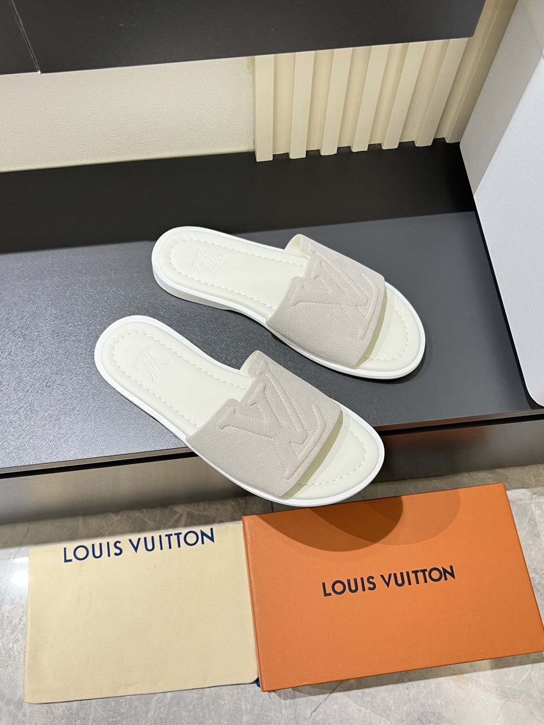 LV