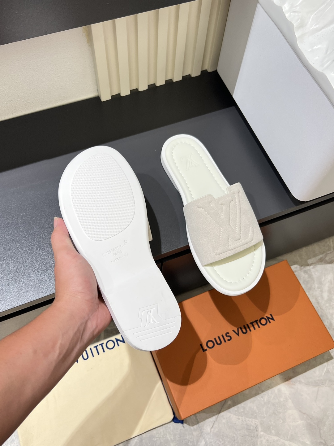 LV