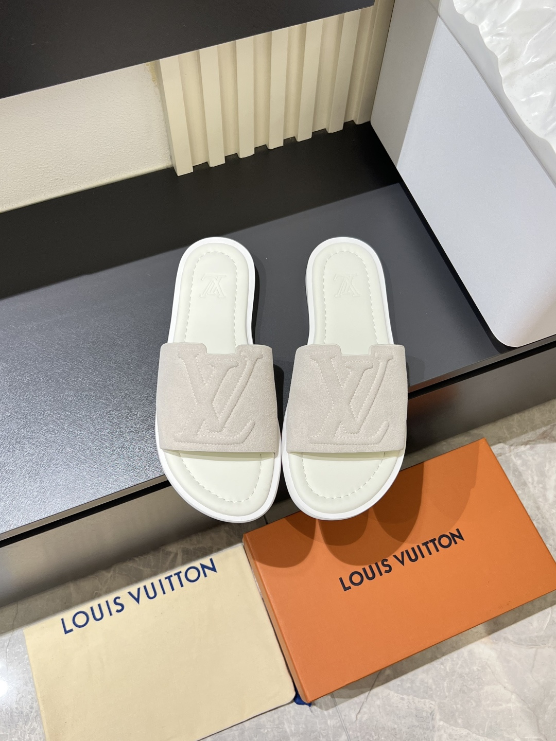LV
