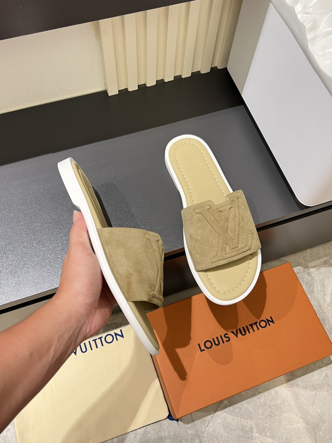 LV