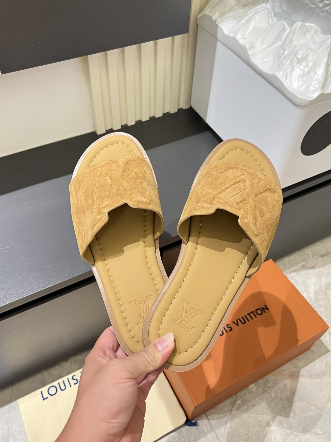 LV