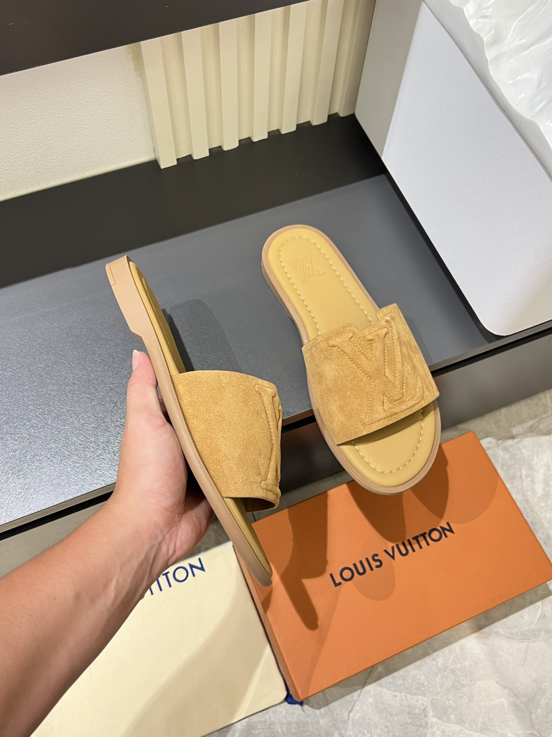 LV