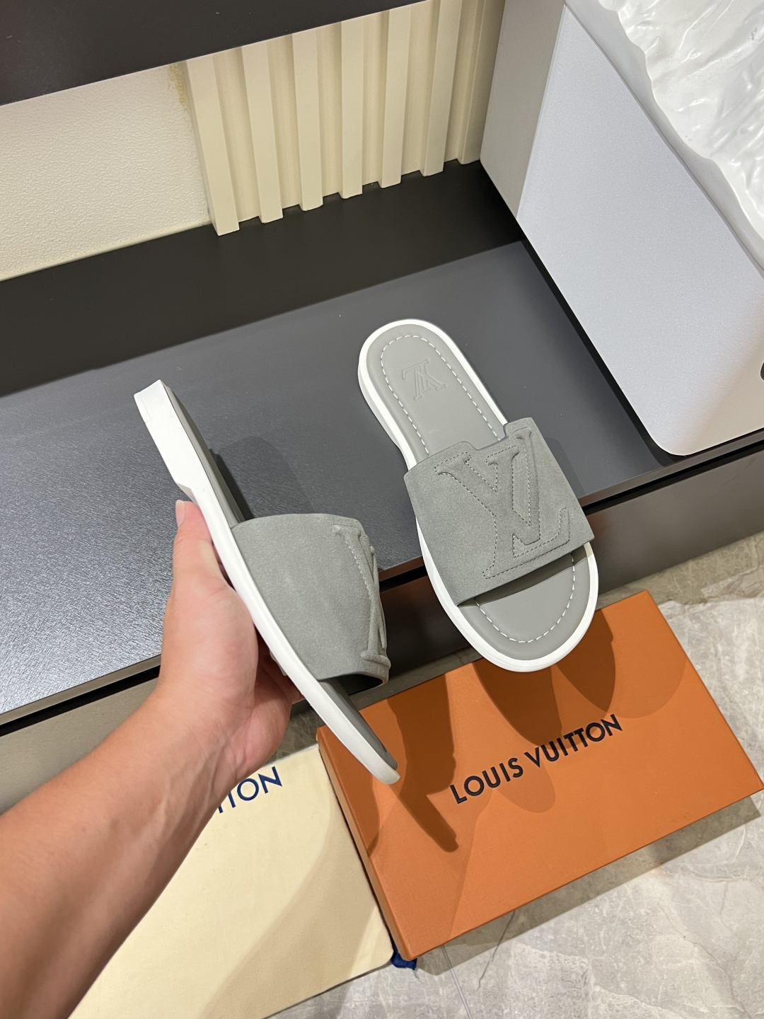 LV