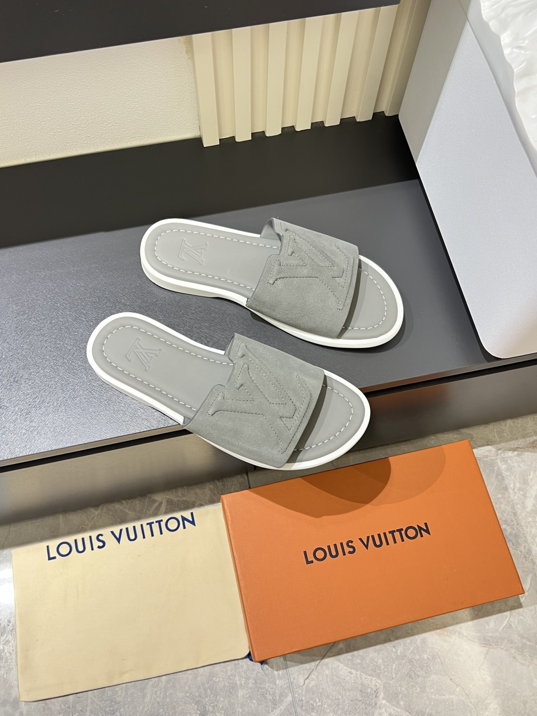 LV