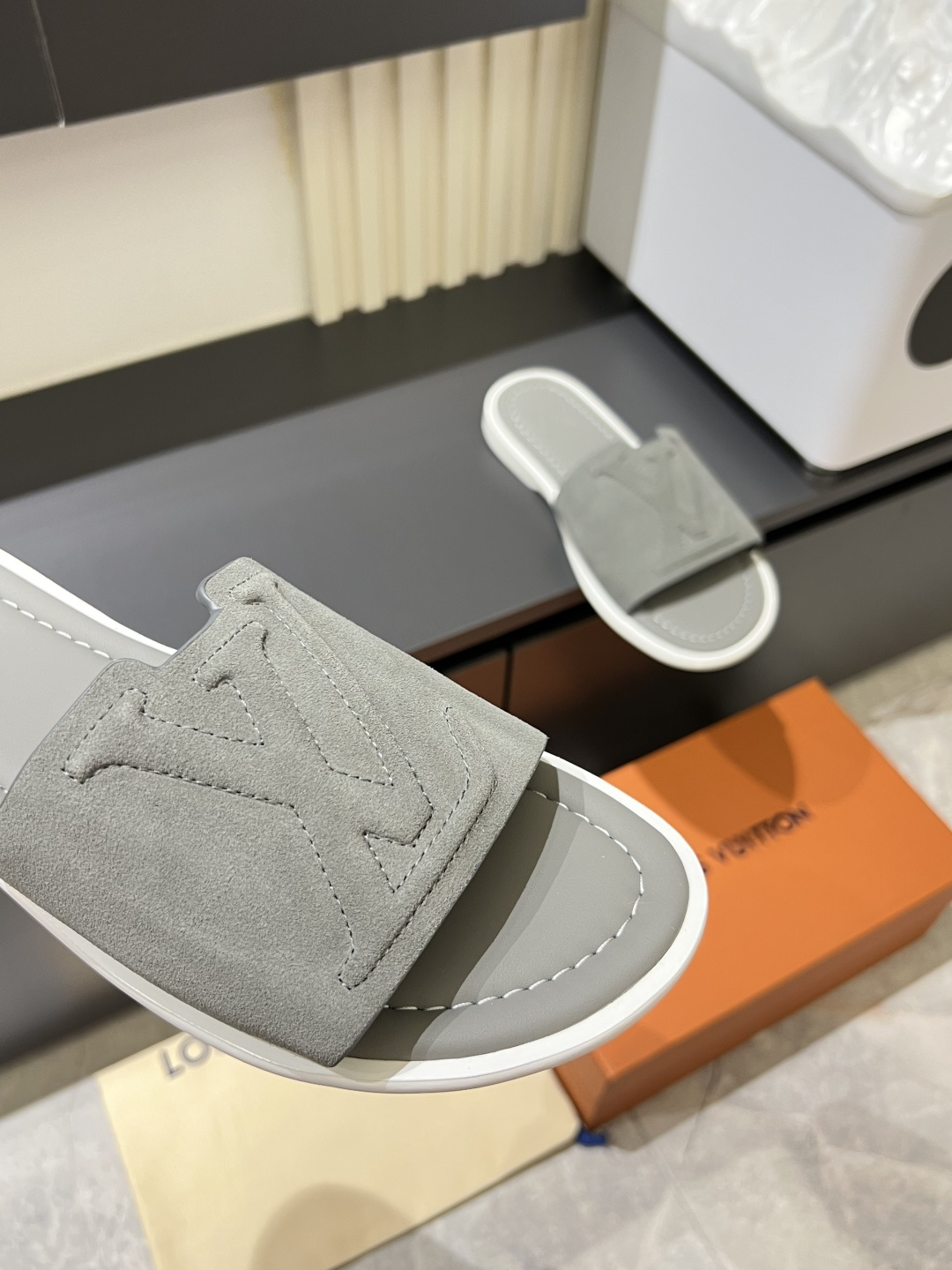 LV