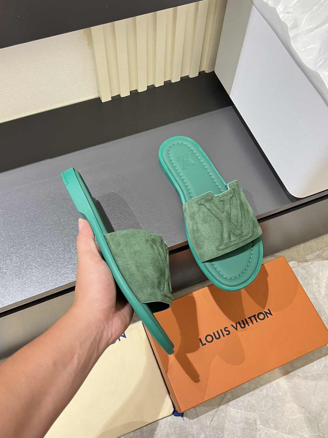 LV