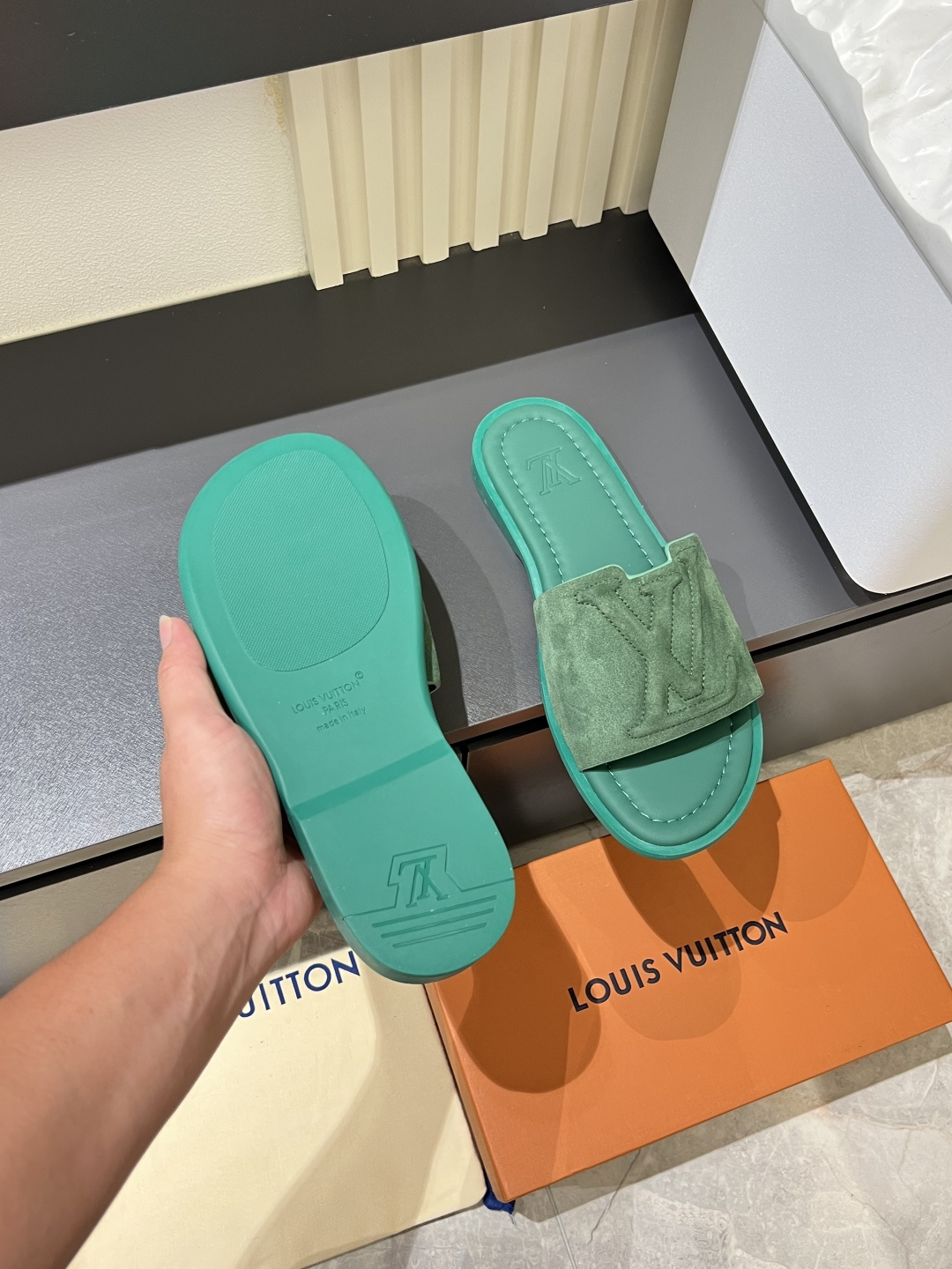 LV