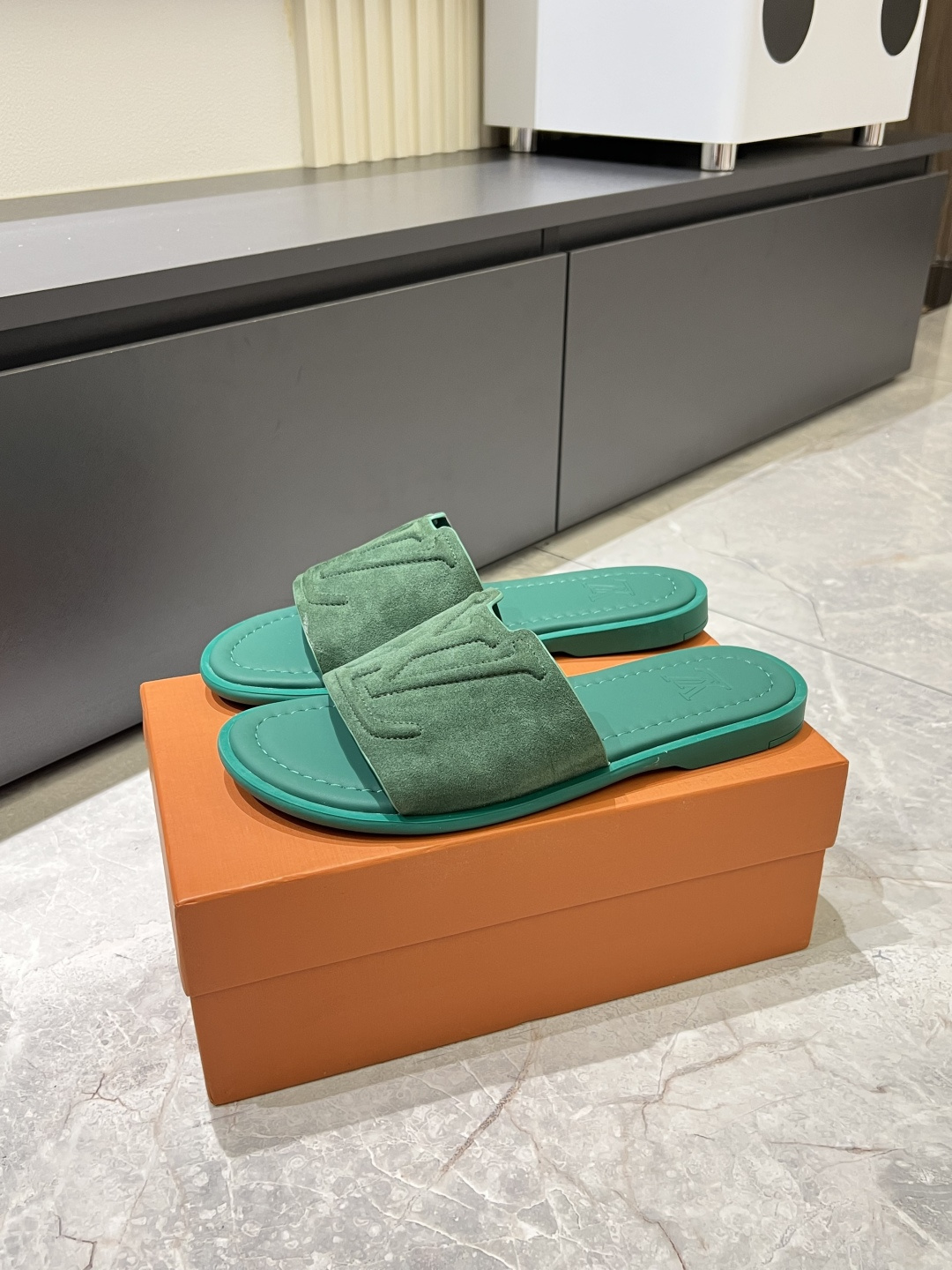 LV