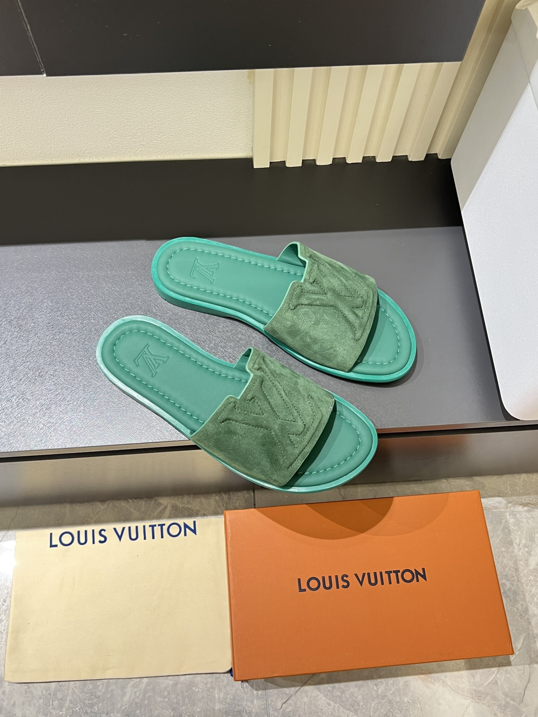 LV