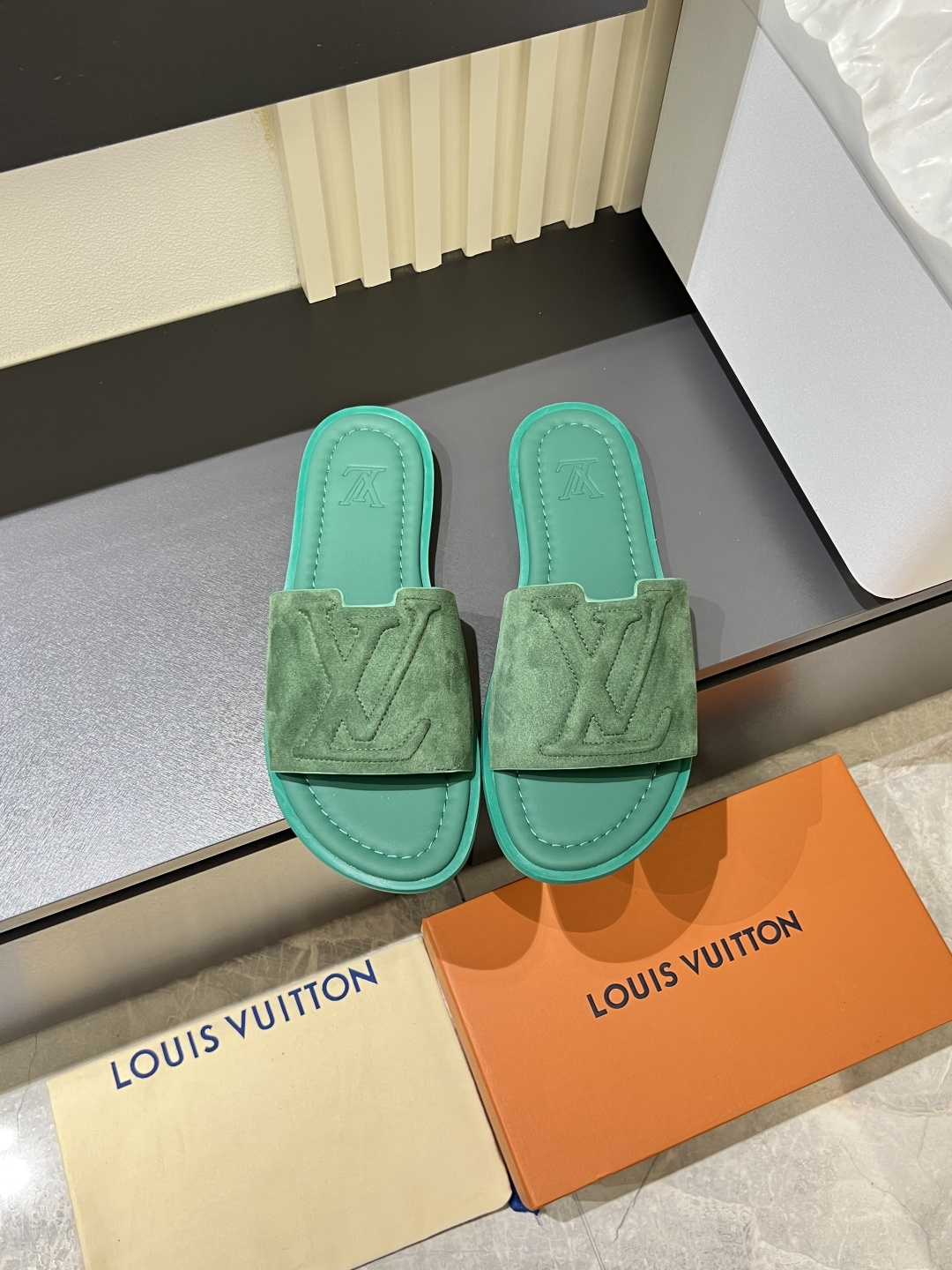 LV