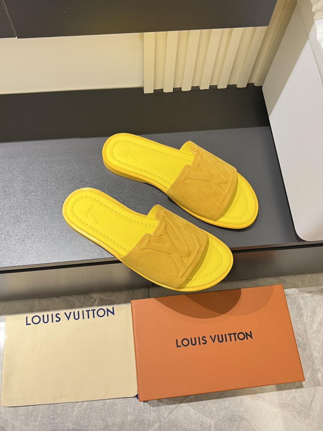 LV
