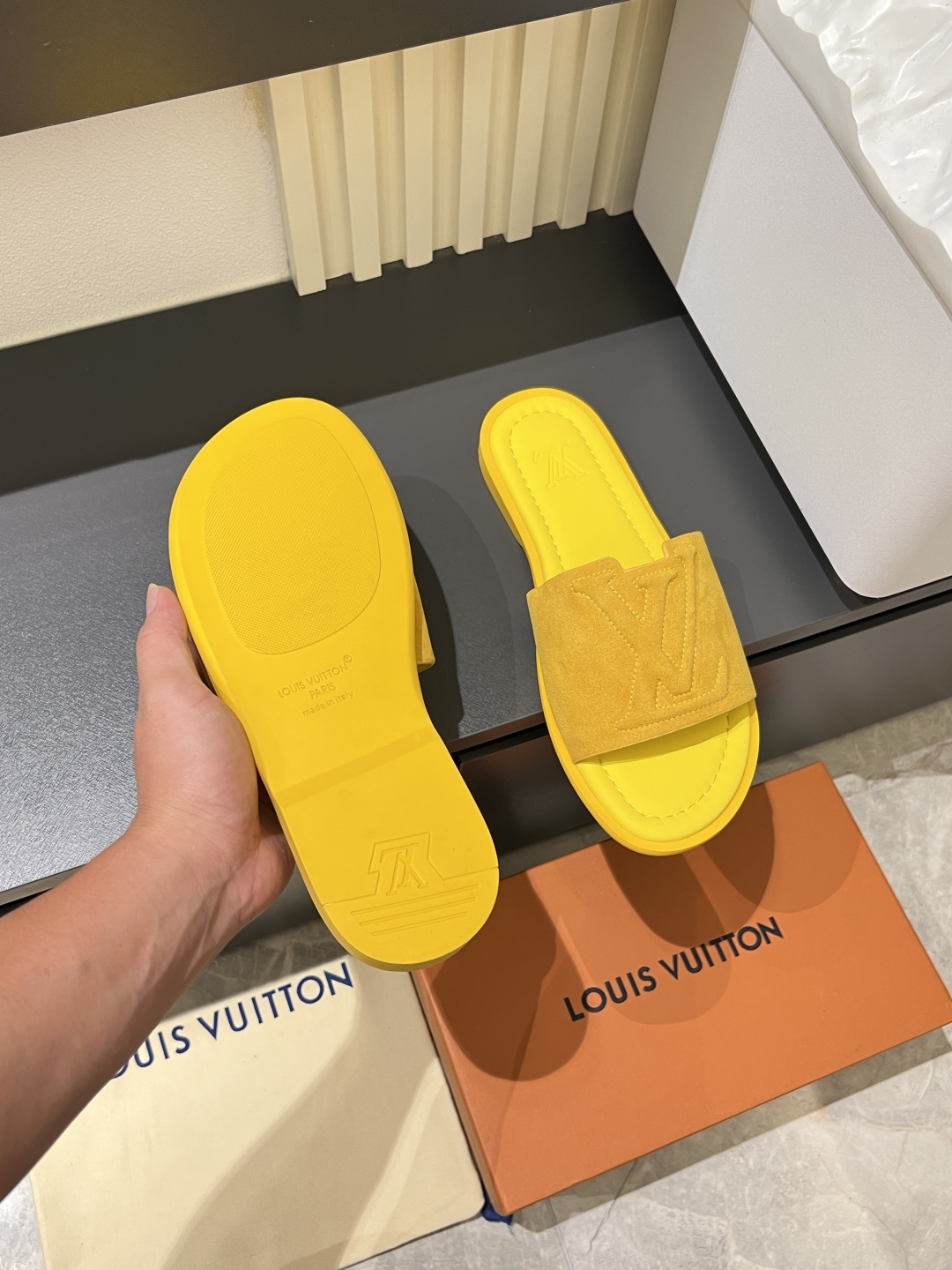 LV
