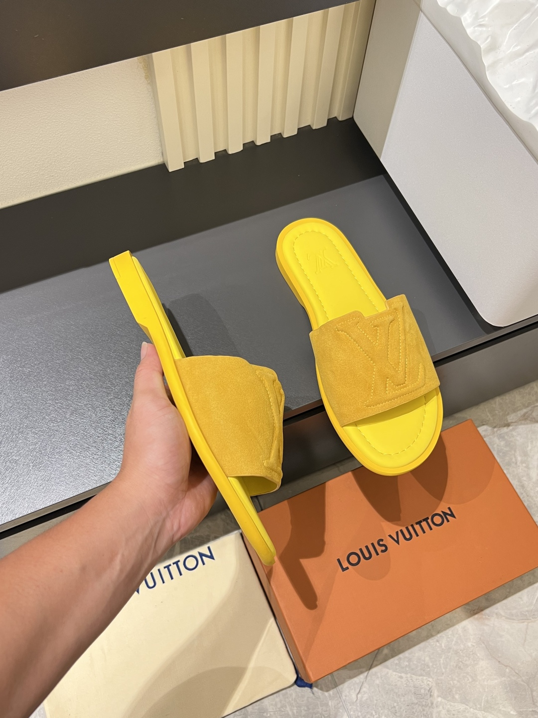 LV