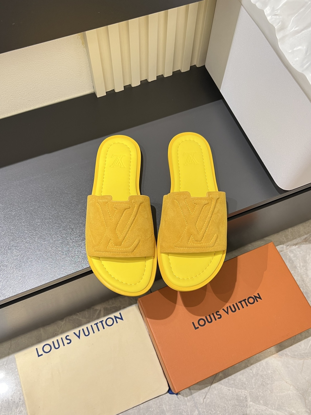 LV