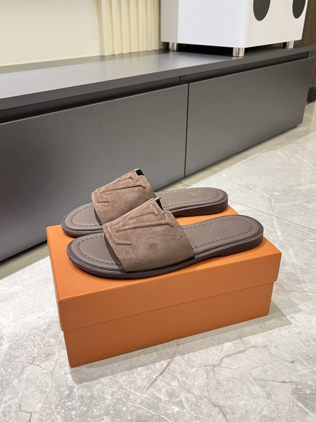 LV