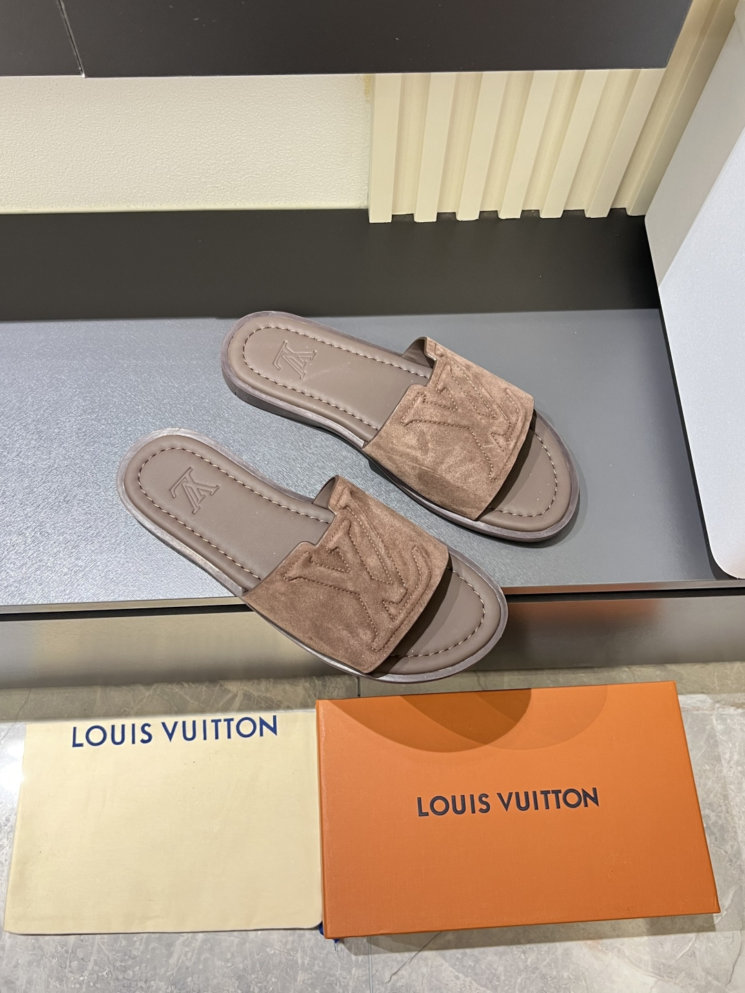 LV