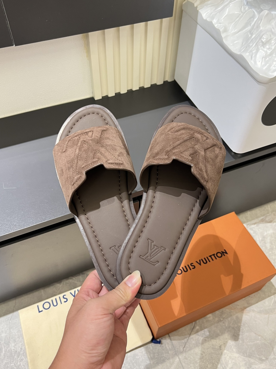 LV
