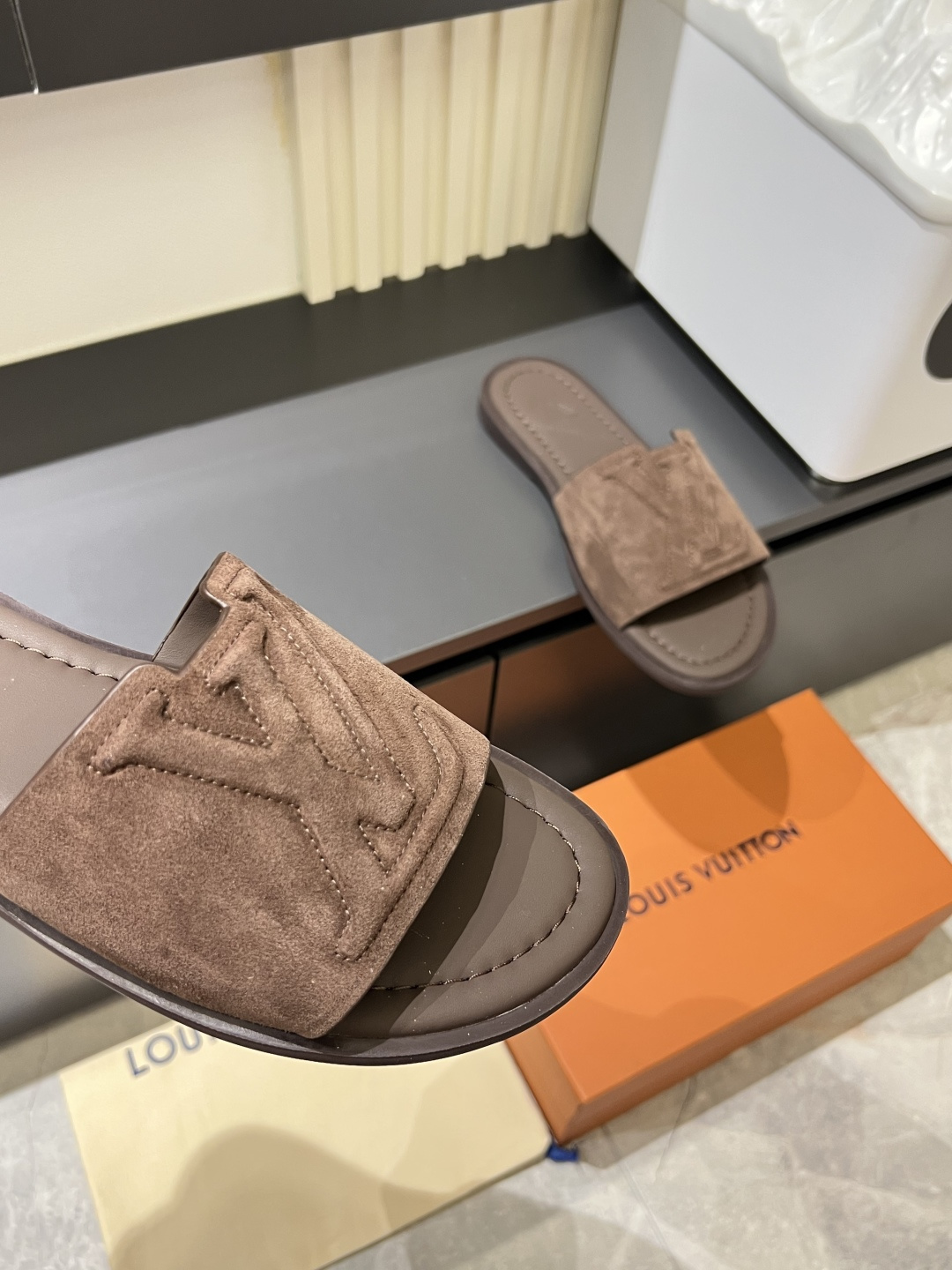 LV