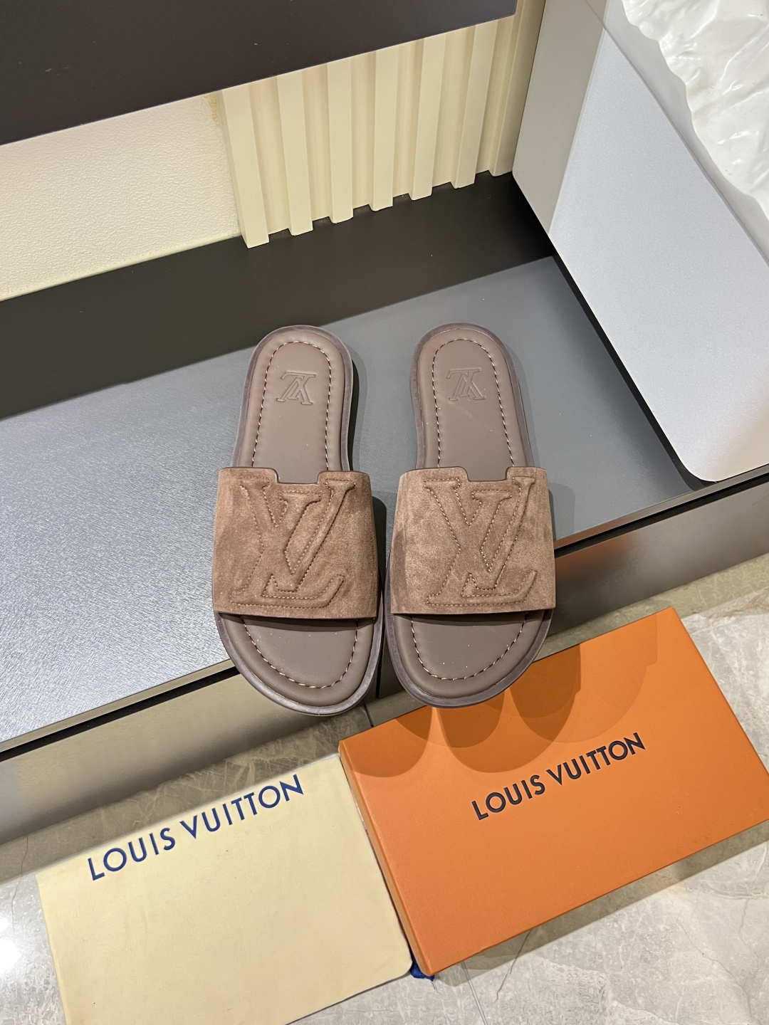 LV