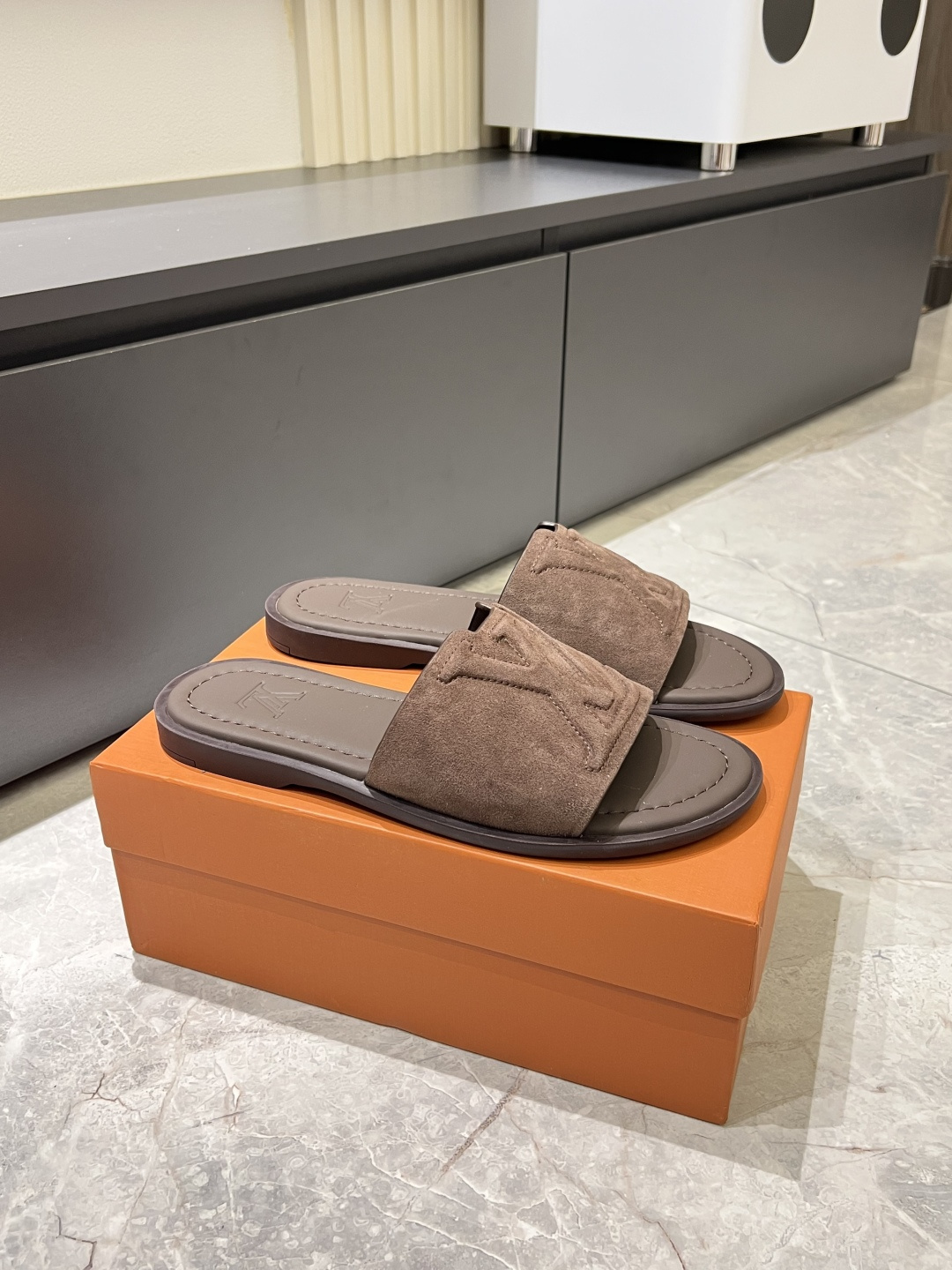 LV
