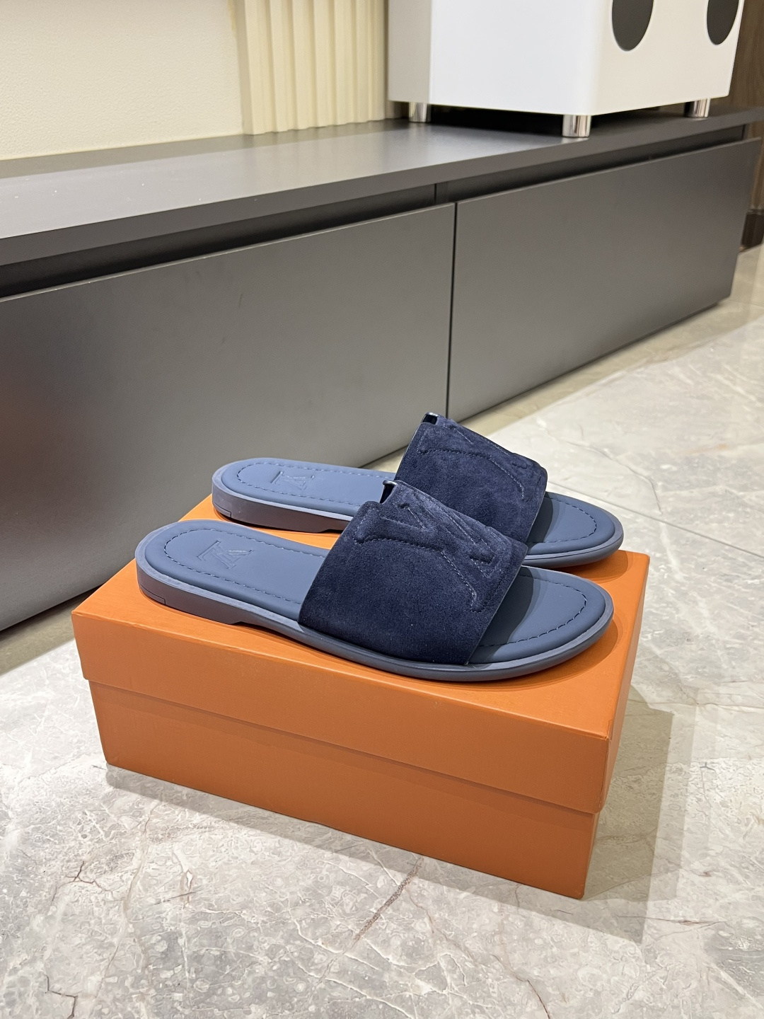 LV