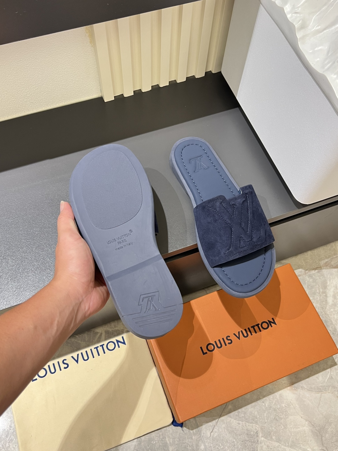 LV