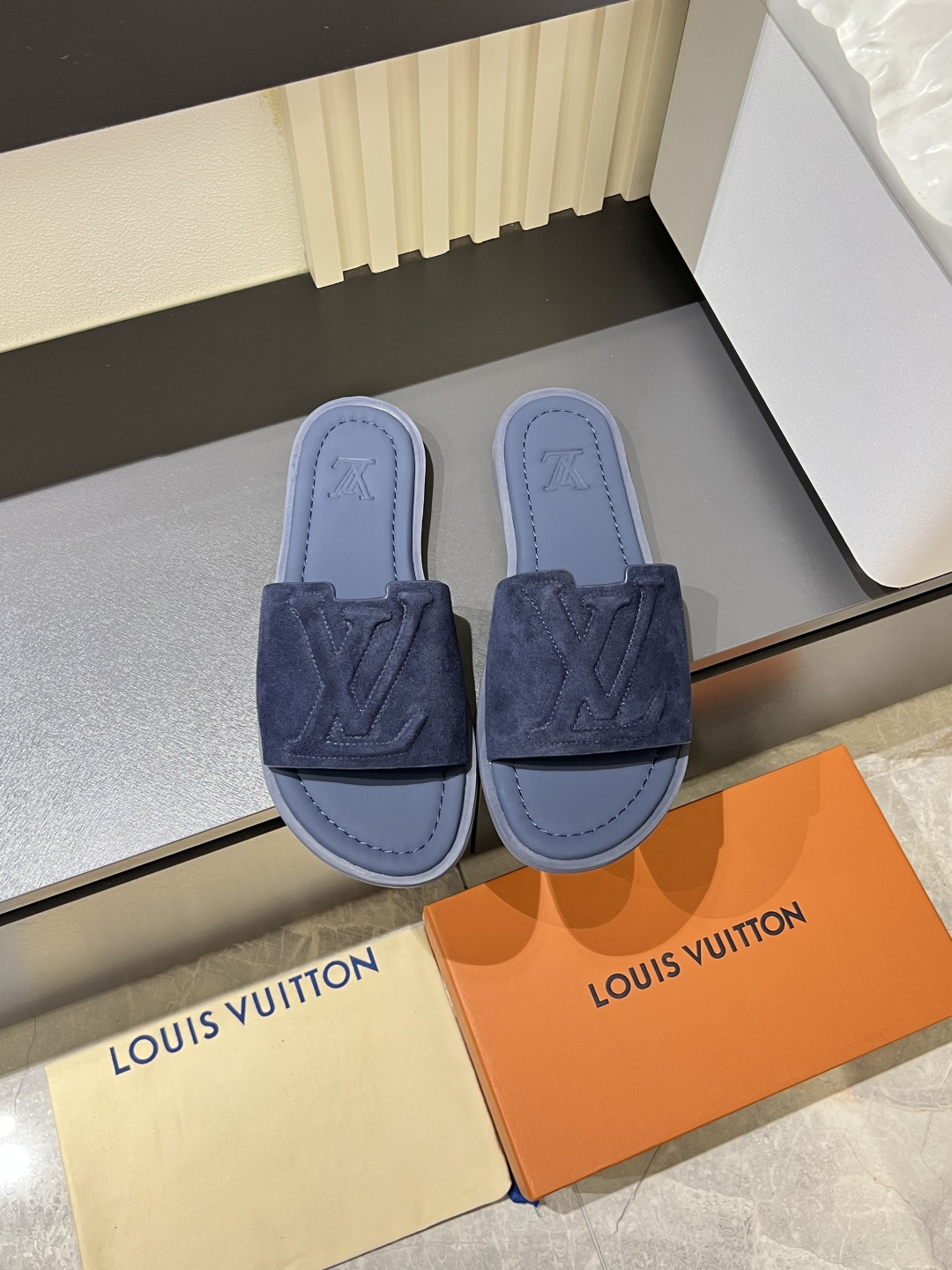 LV