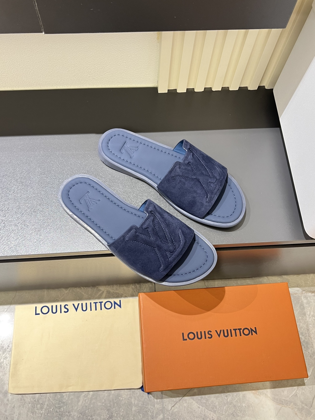 LV