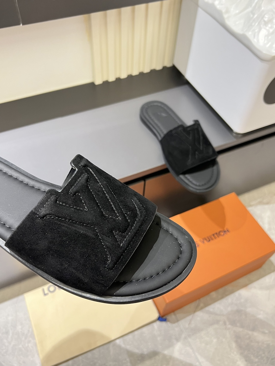 LV