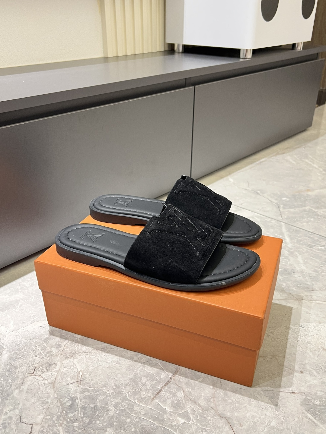 LV