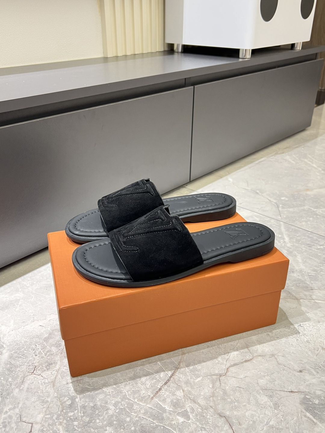 LV