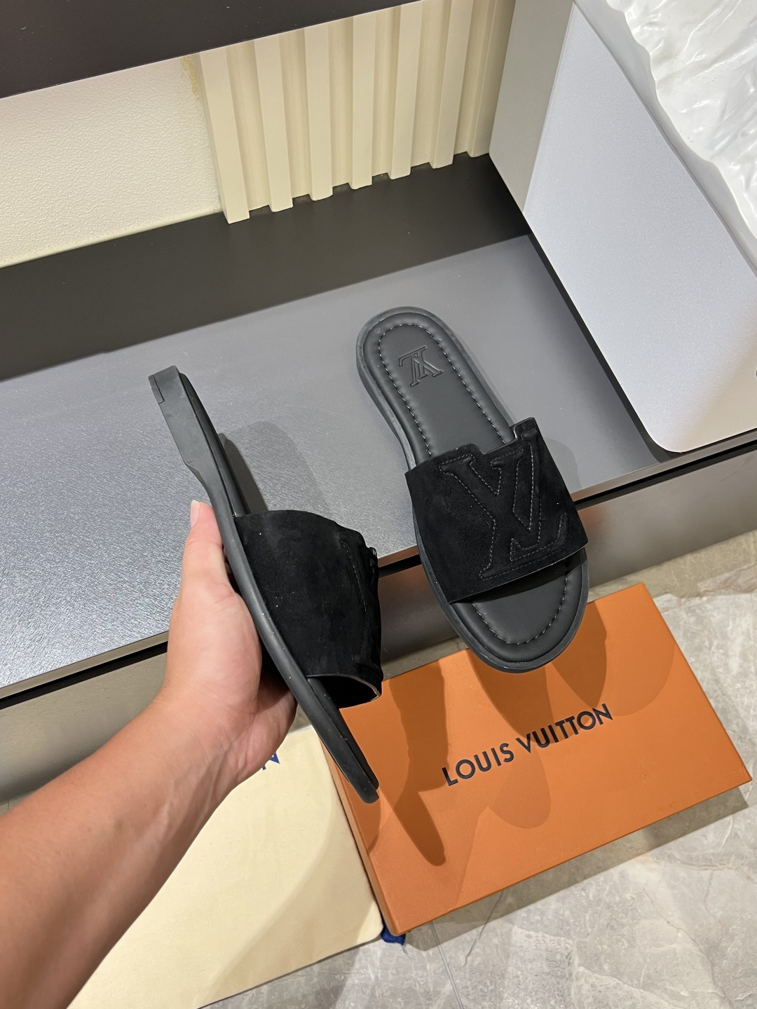 LV