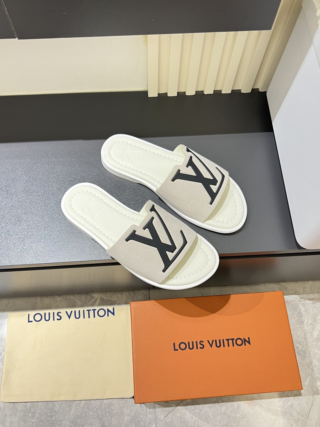 LV