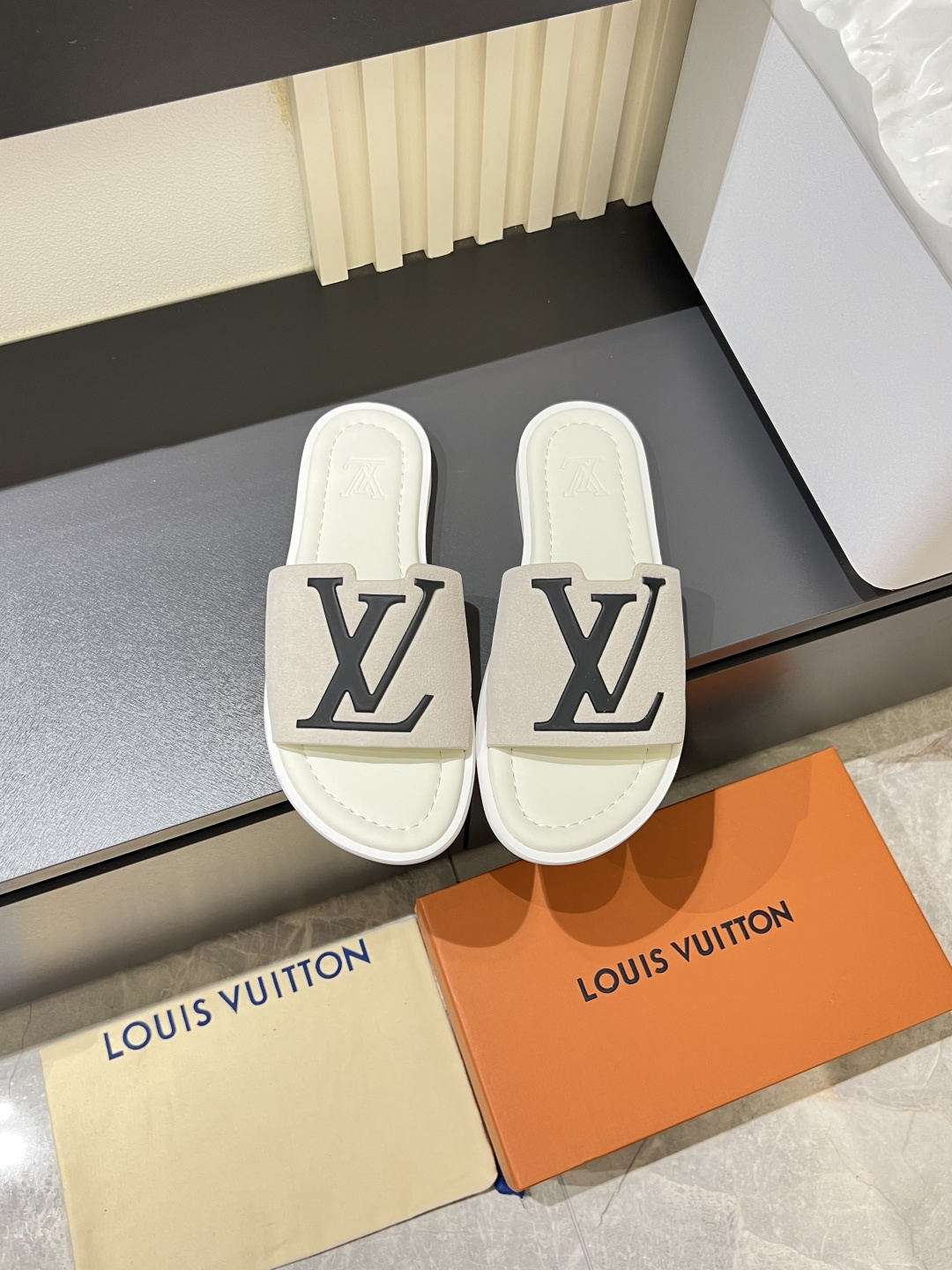 LV