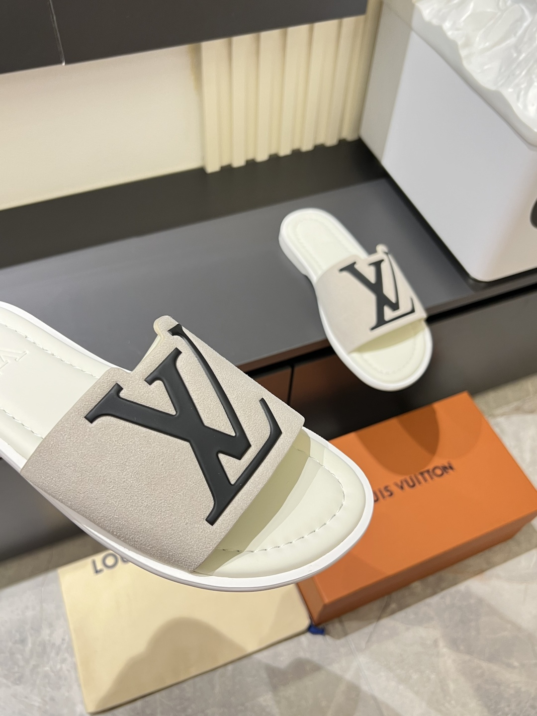 LV