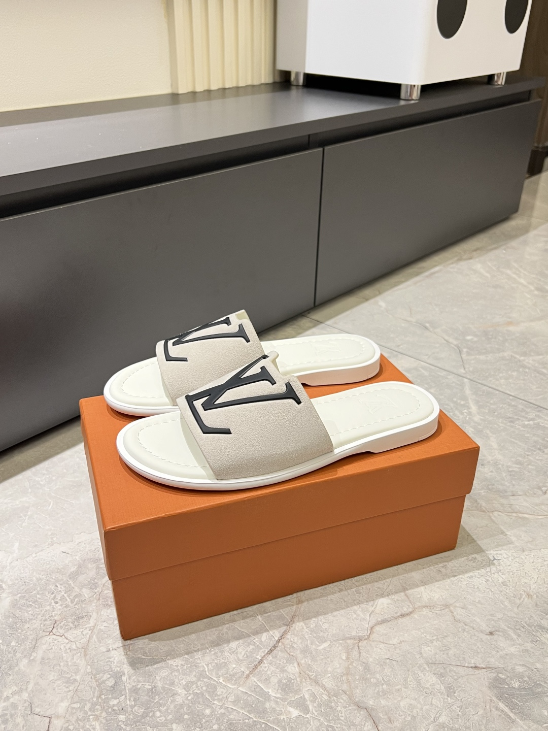 LV