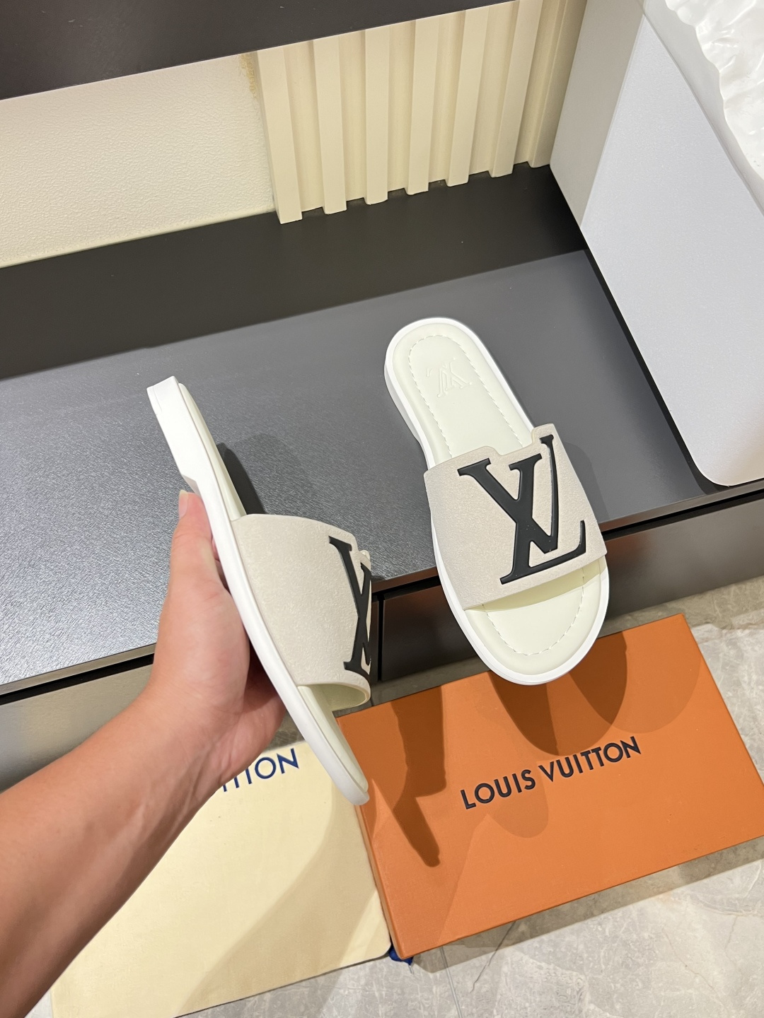 LV