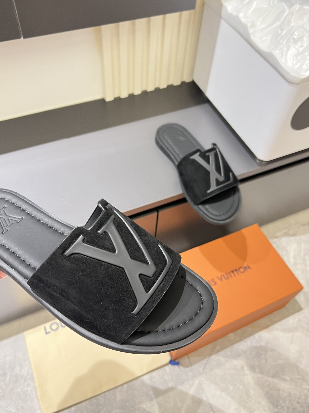 LV