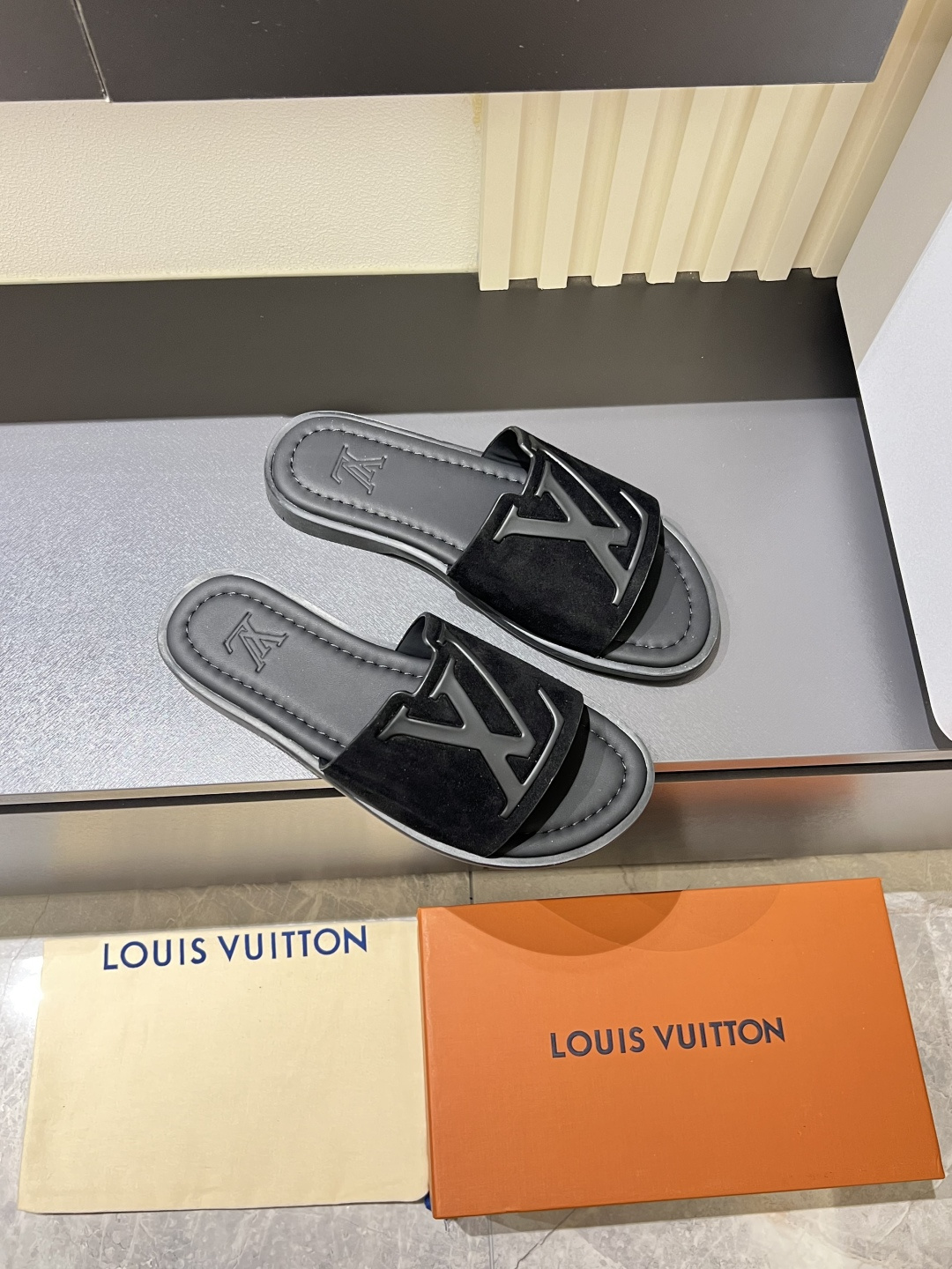 LV