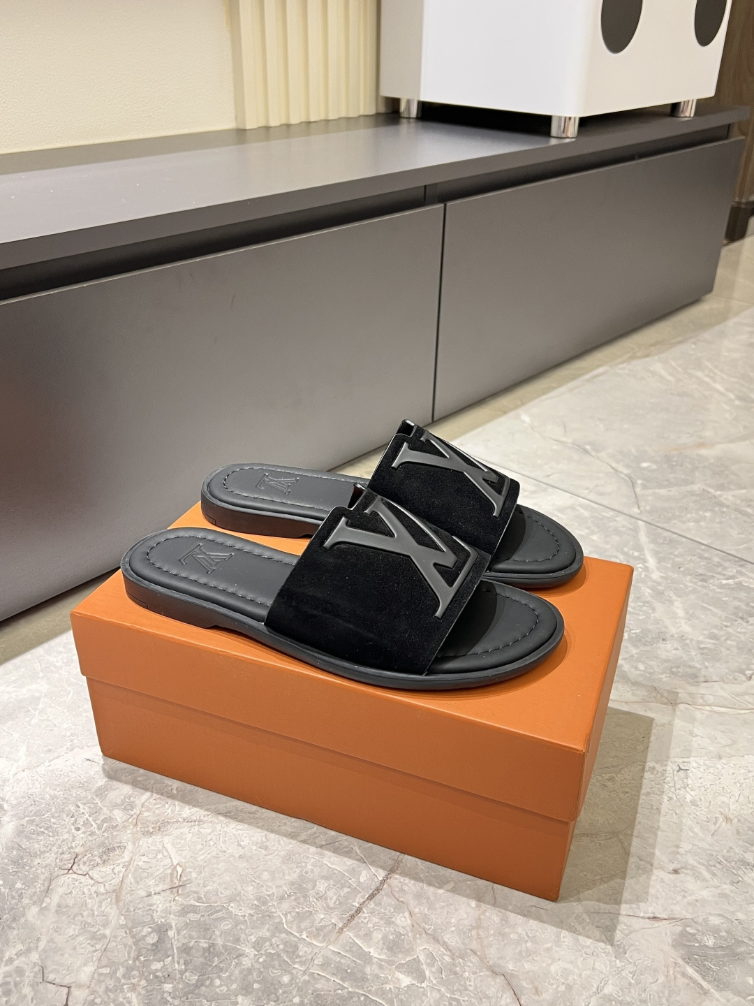 LV