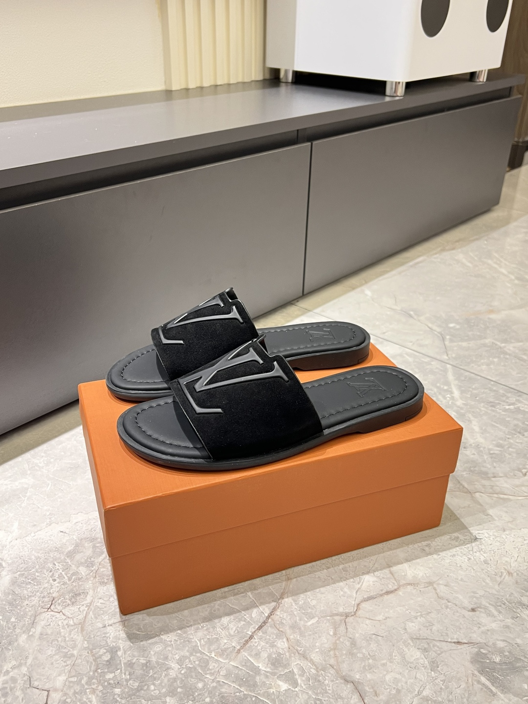 LV