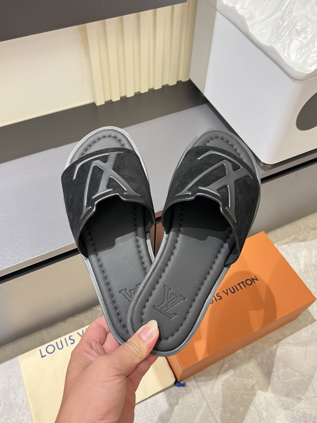 LV