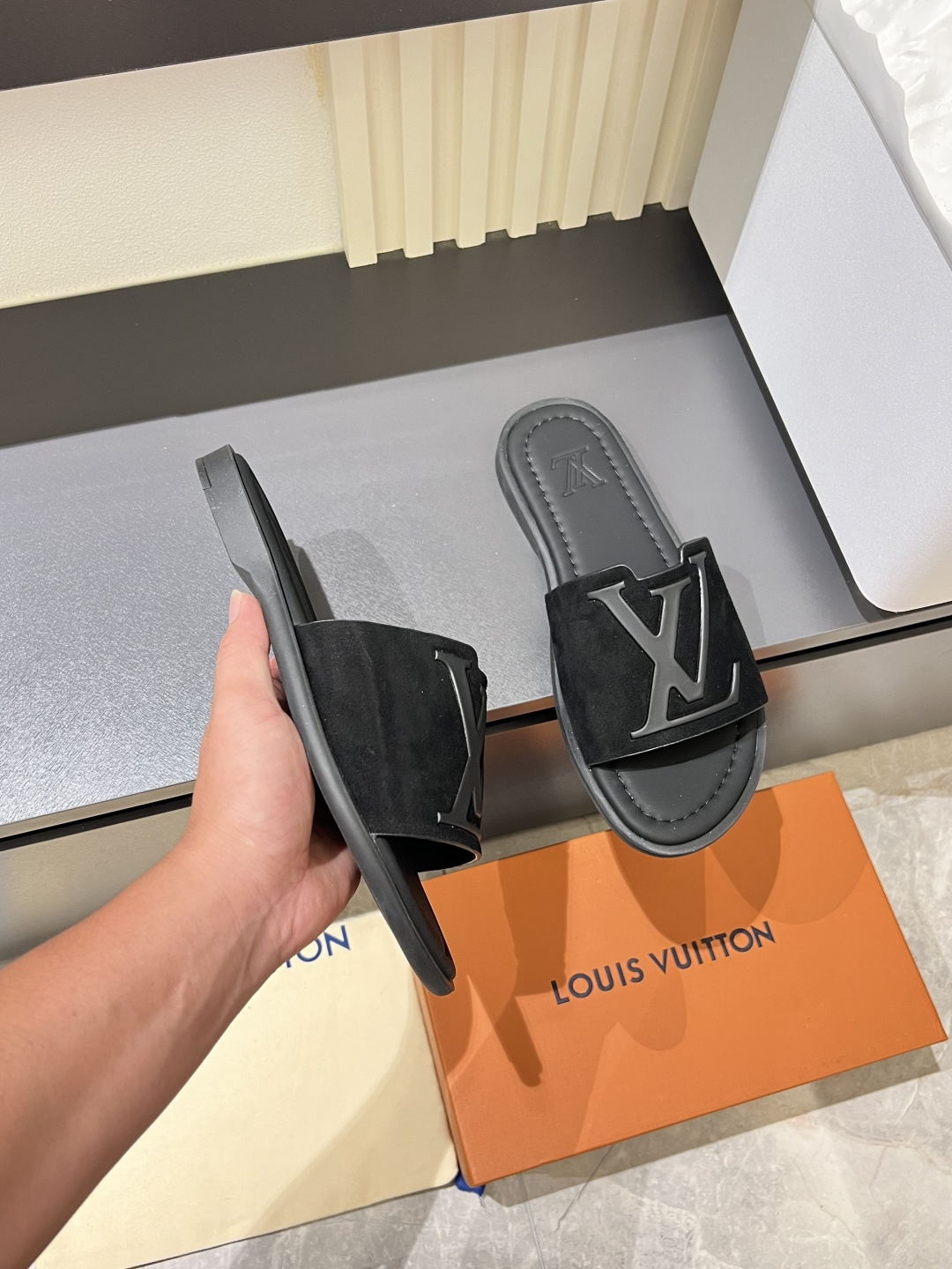 LV