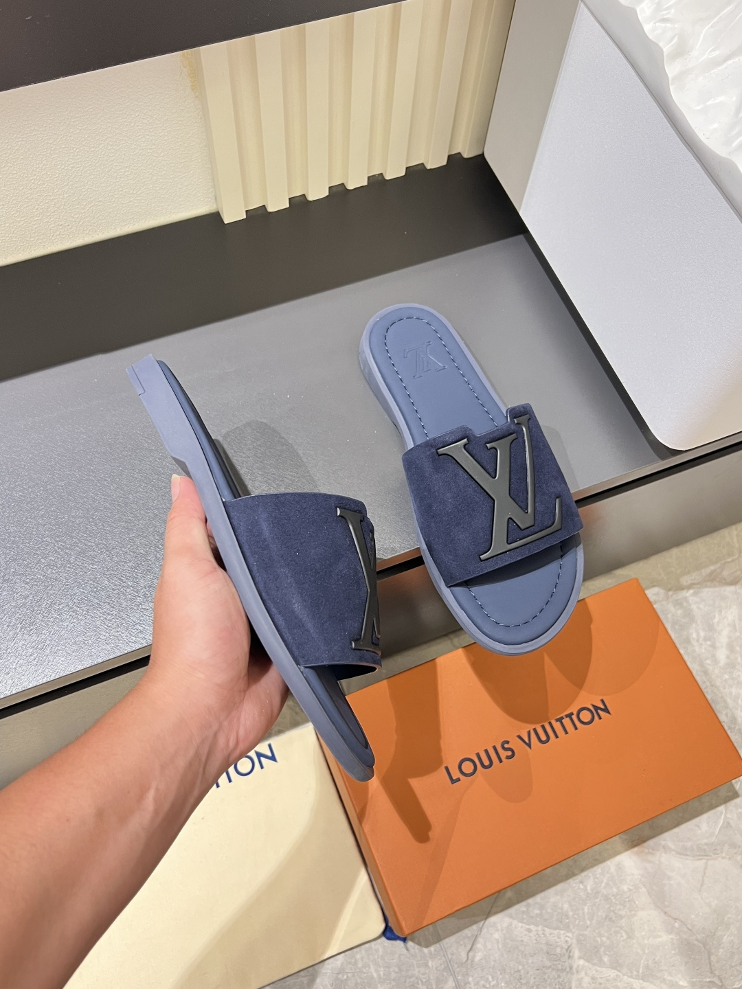 LV