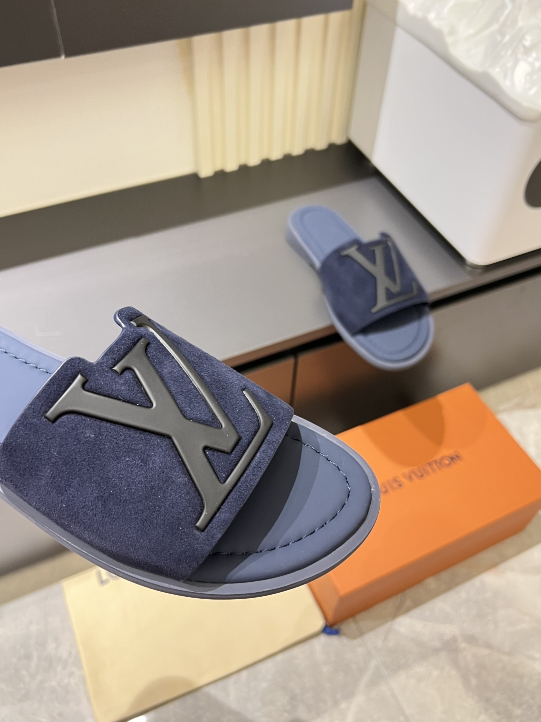 LV