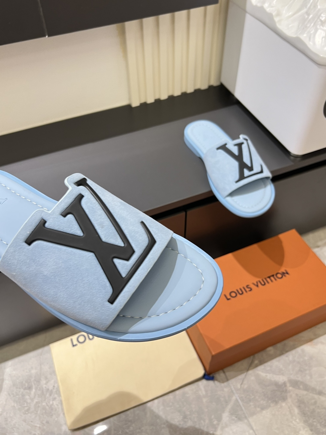 LV