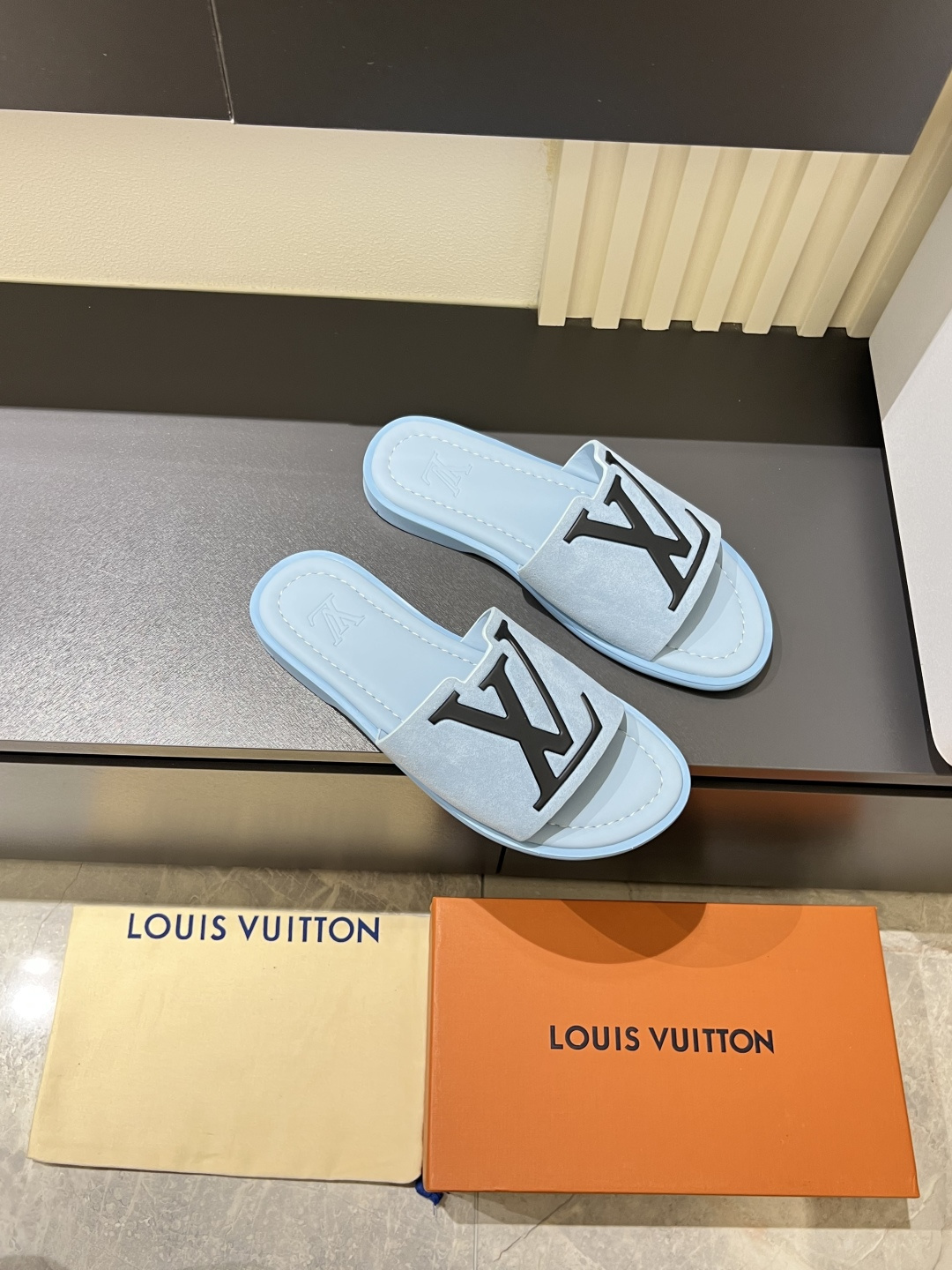 LV