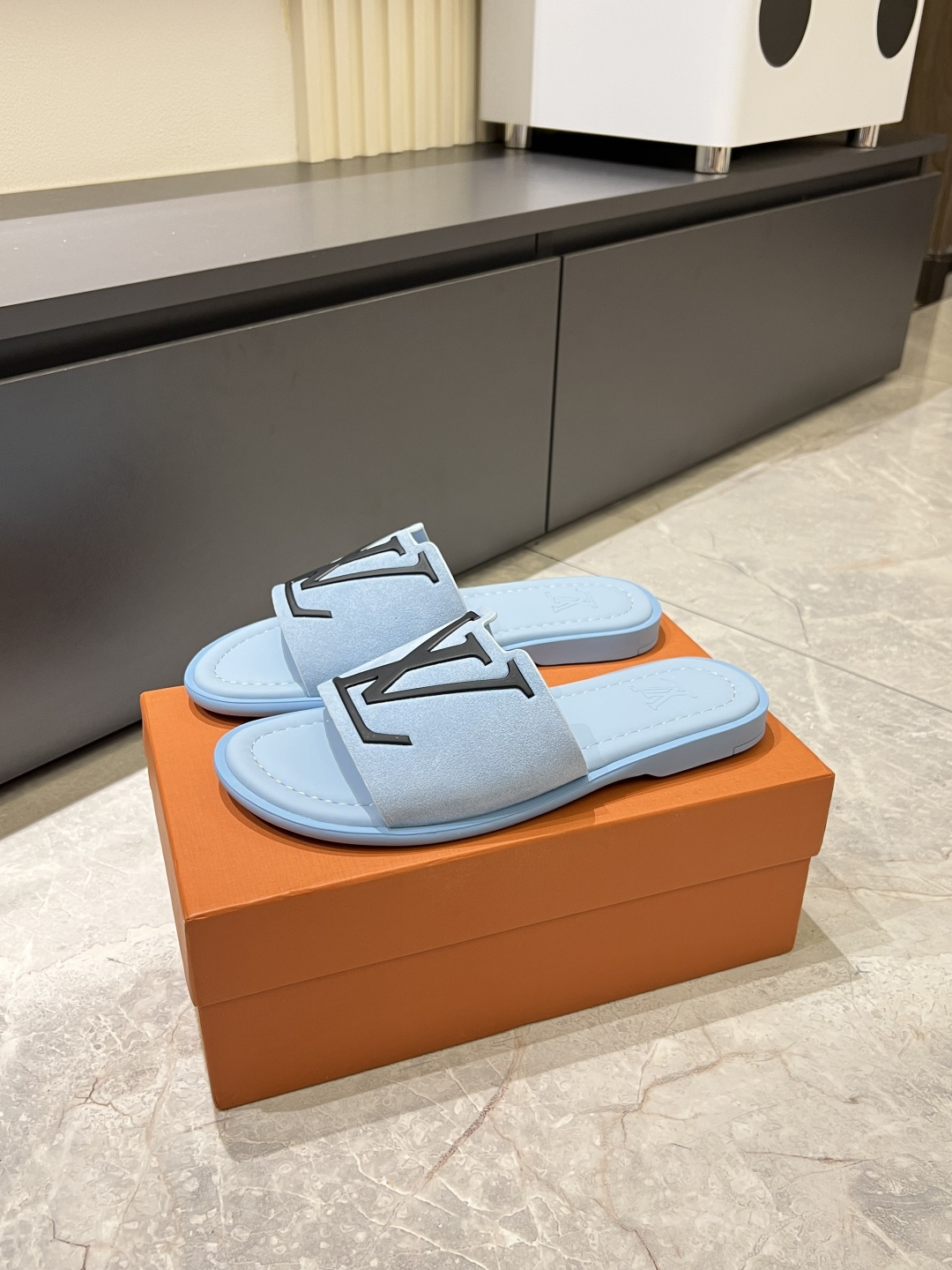 LV