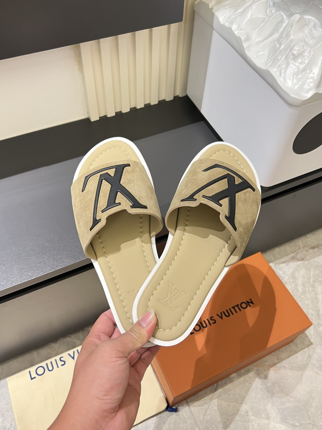 LV